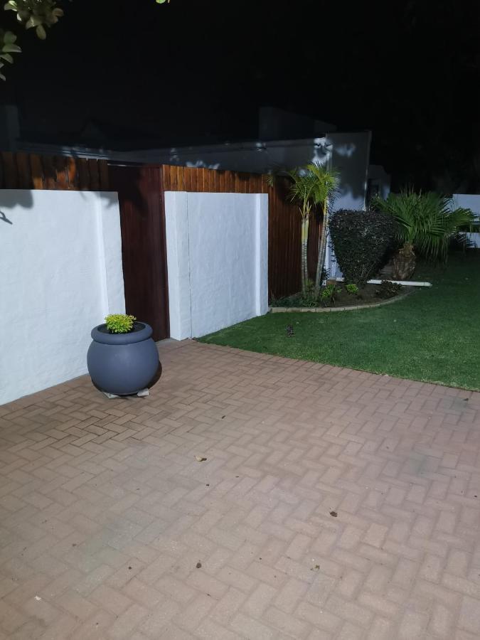 Ballina Ga-El Guesthouse Πορτ Ελίζαμπεθ Εξωτερικό φωτογραφία